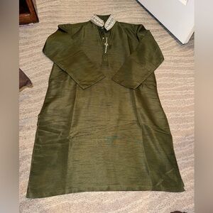 Men’s brand new Indian desi Pakistani traditional Kurta size medium 1 pc green